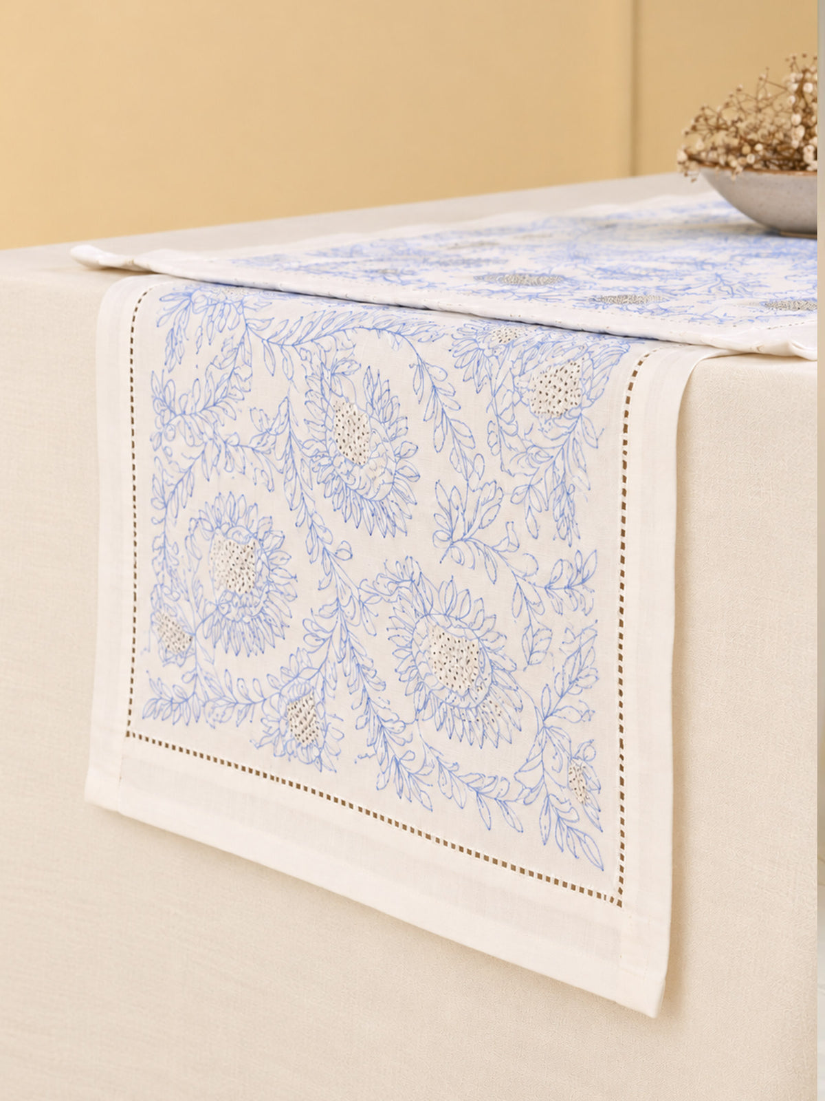 Shadow Emb. Blue (Runner & 6 Mats)