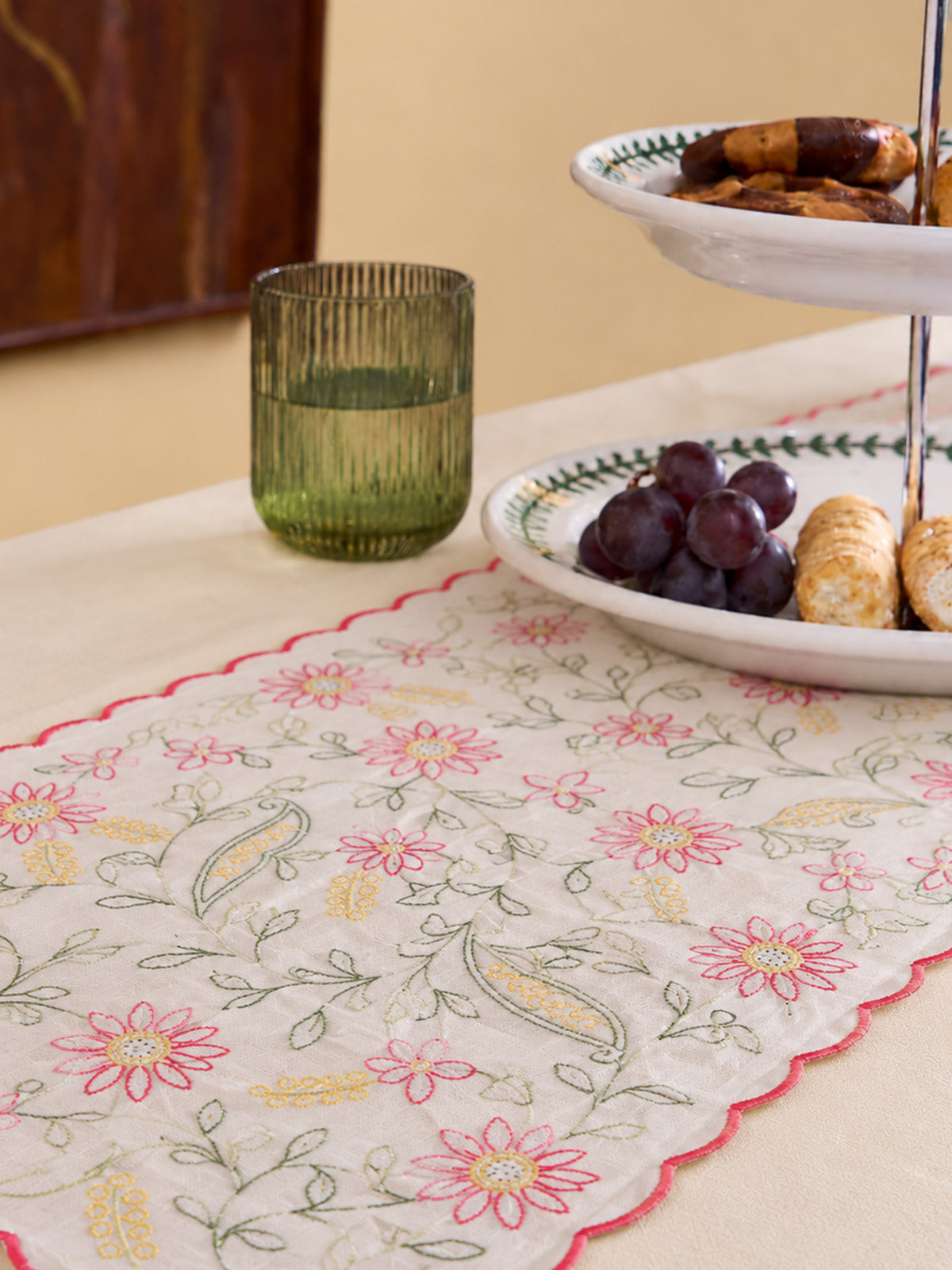 Shadow Emb. Blush (Runner & 6 Mats)