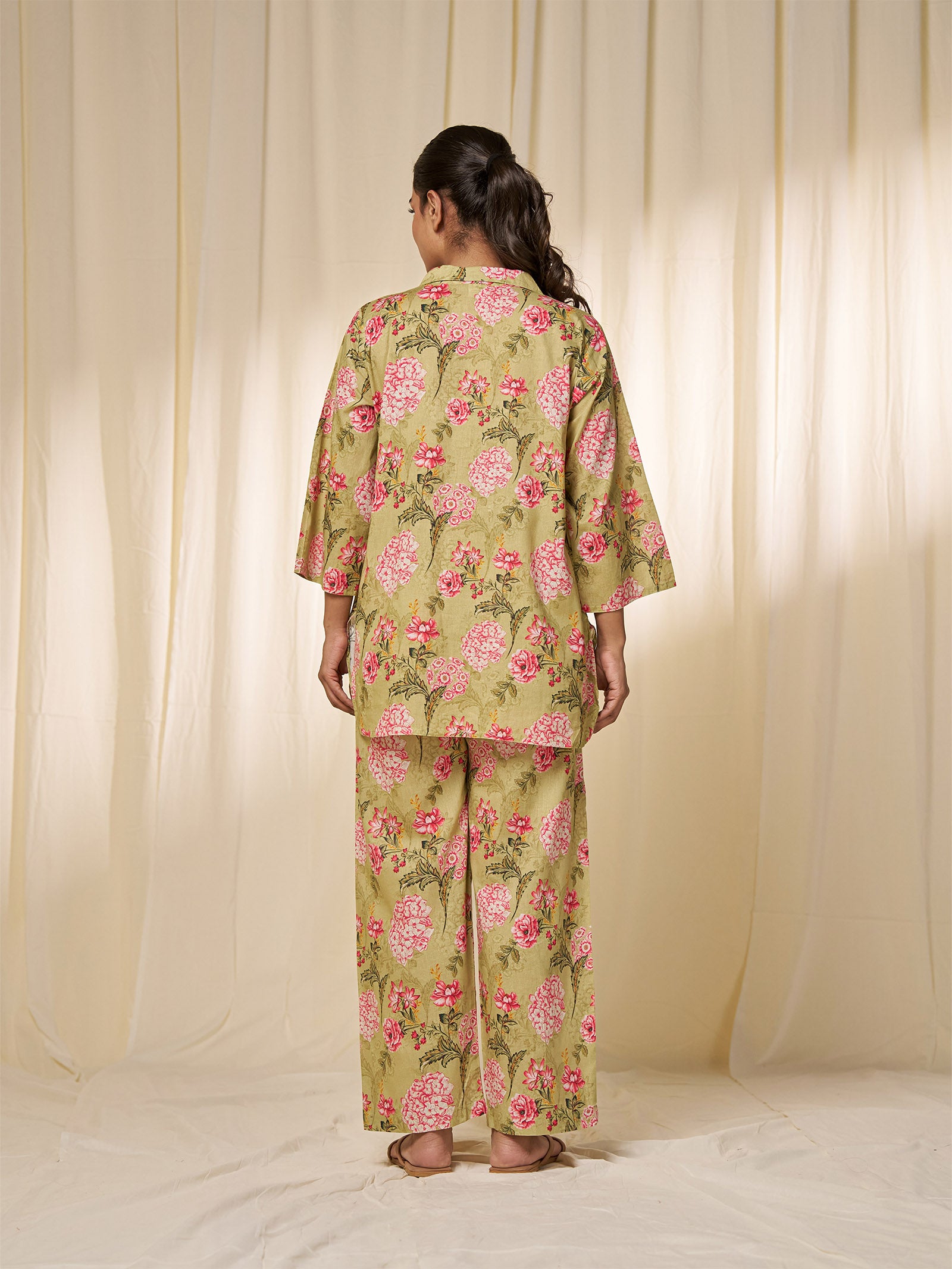 Sour Cream Collared Cotton Night Suit