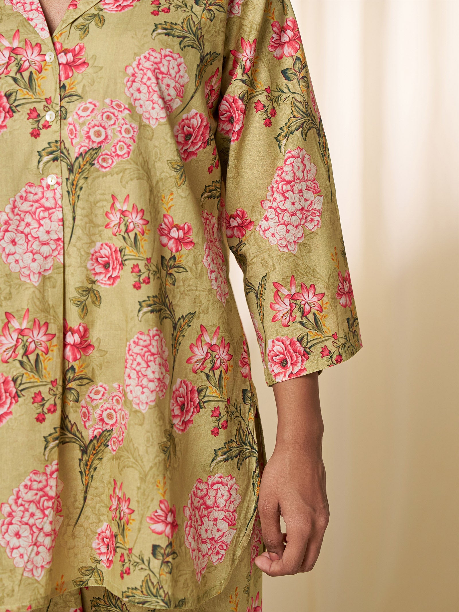 Sour Cream Collared Cotton Night Suit