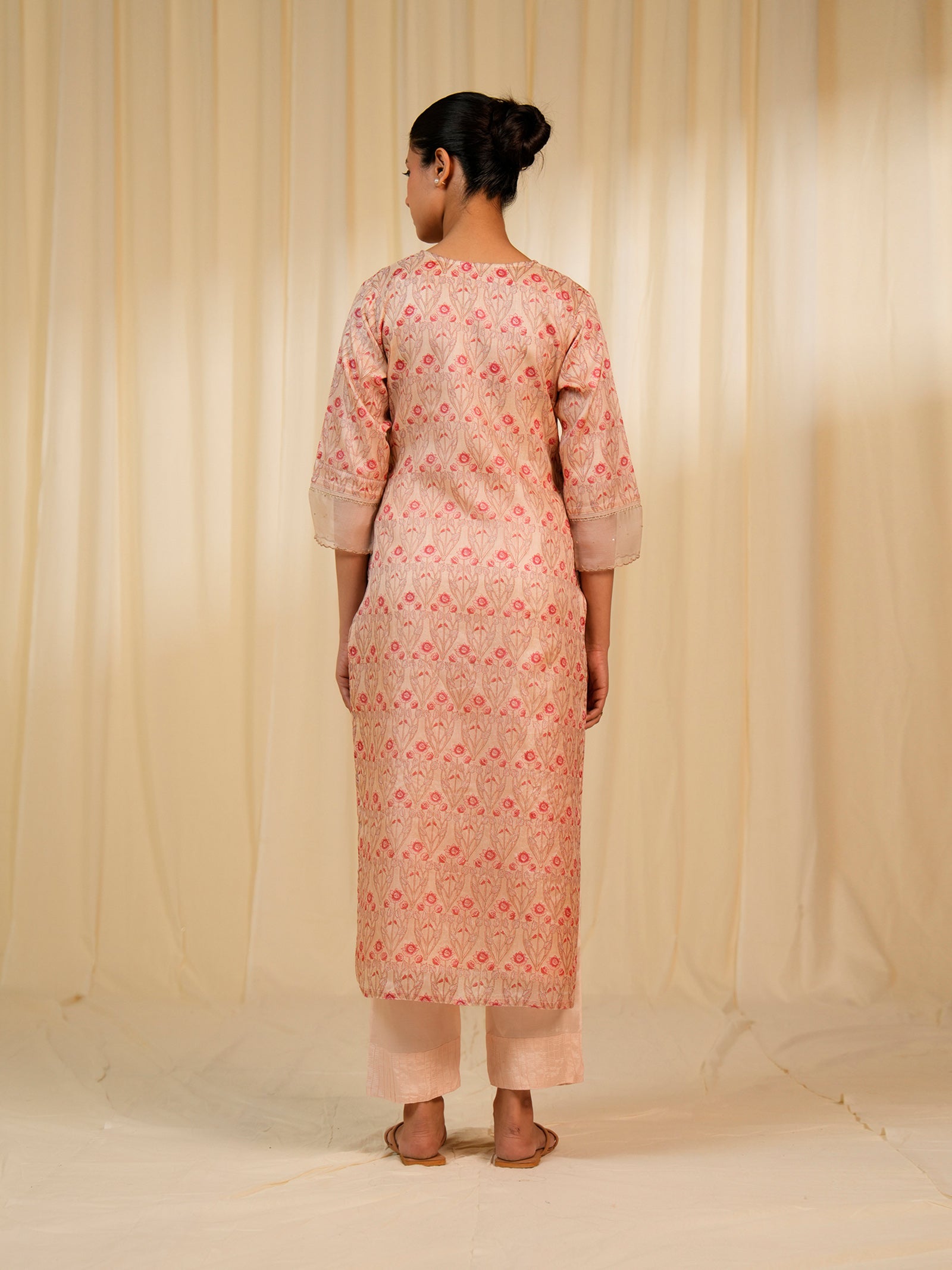 Sunhera Gulab Tussar Silk Kurta