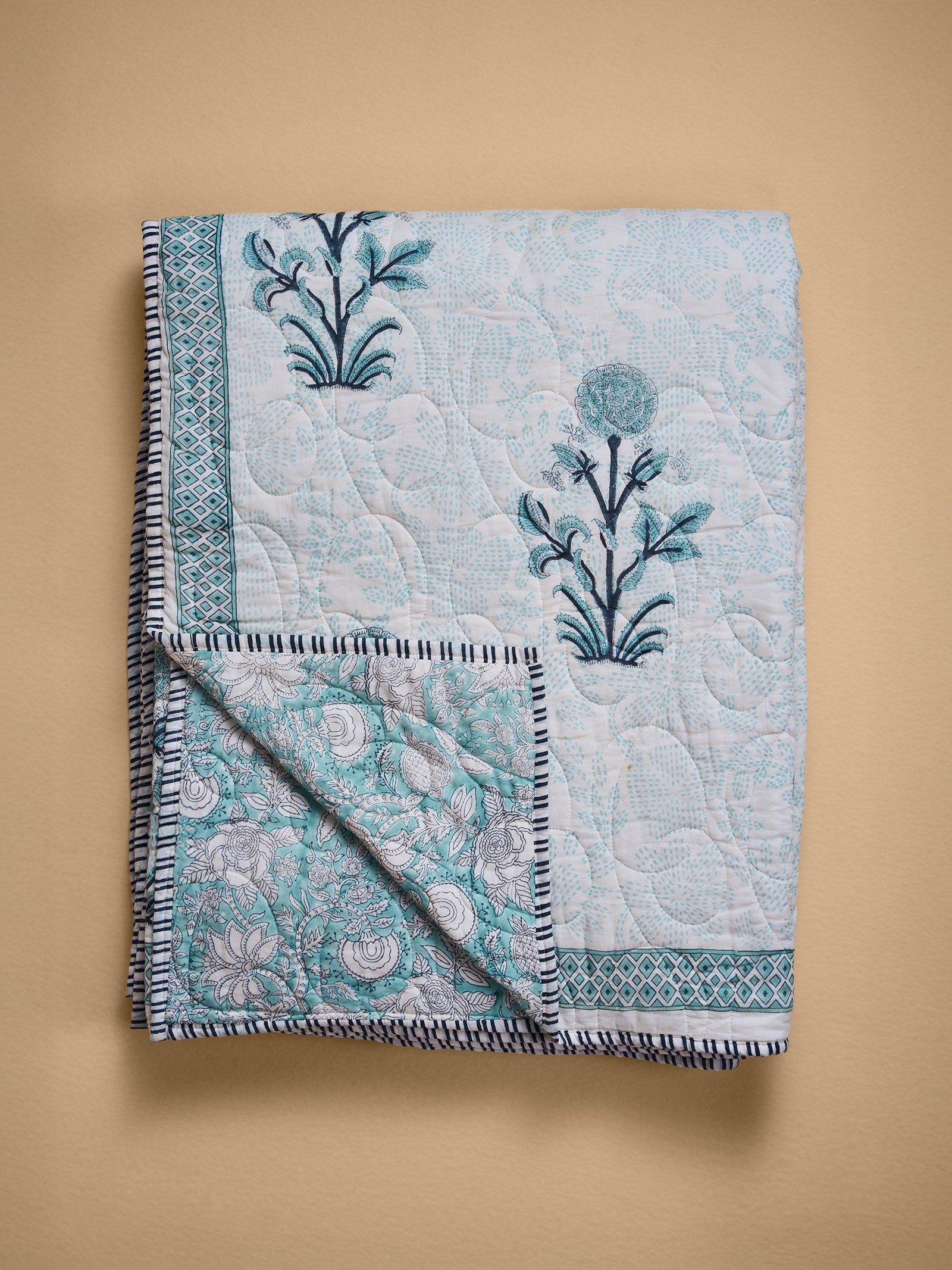 Sea Side Quilted Bed Cover (Reversible)