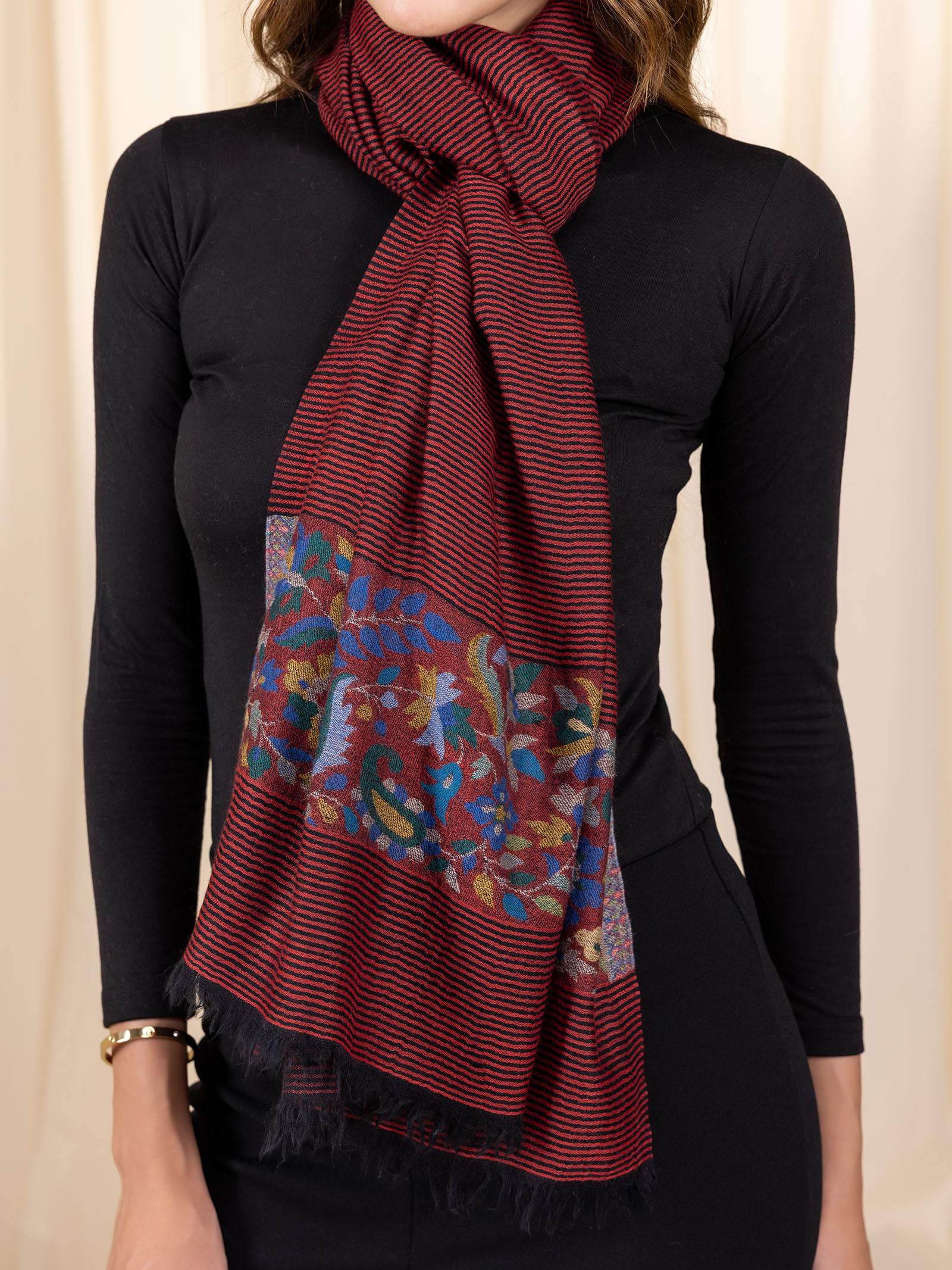 Woollen Kanni Stole - Maroon