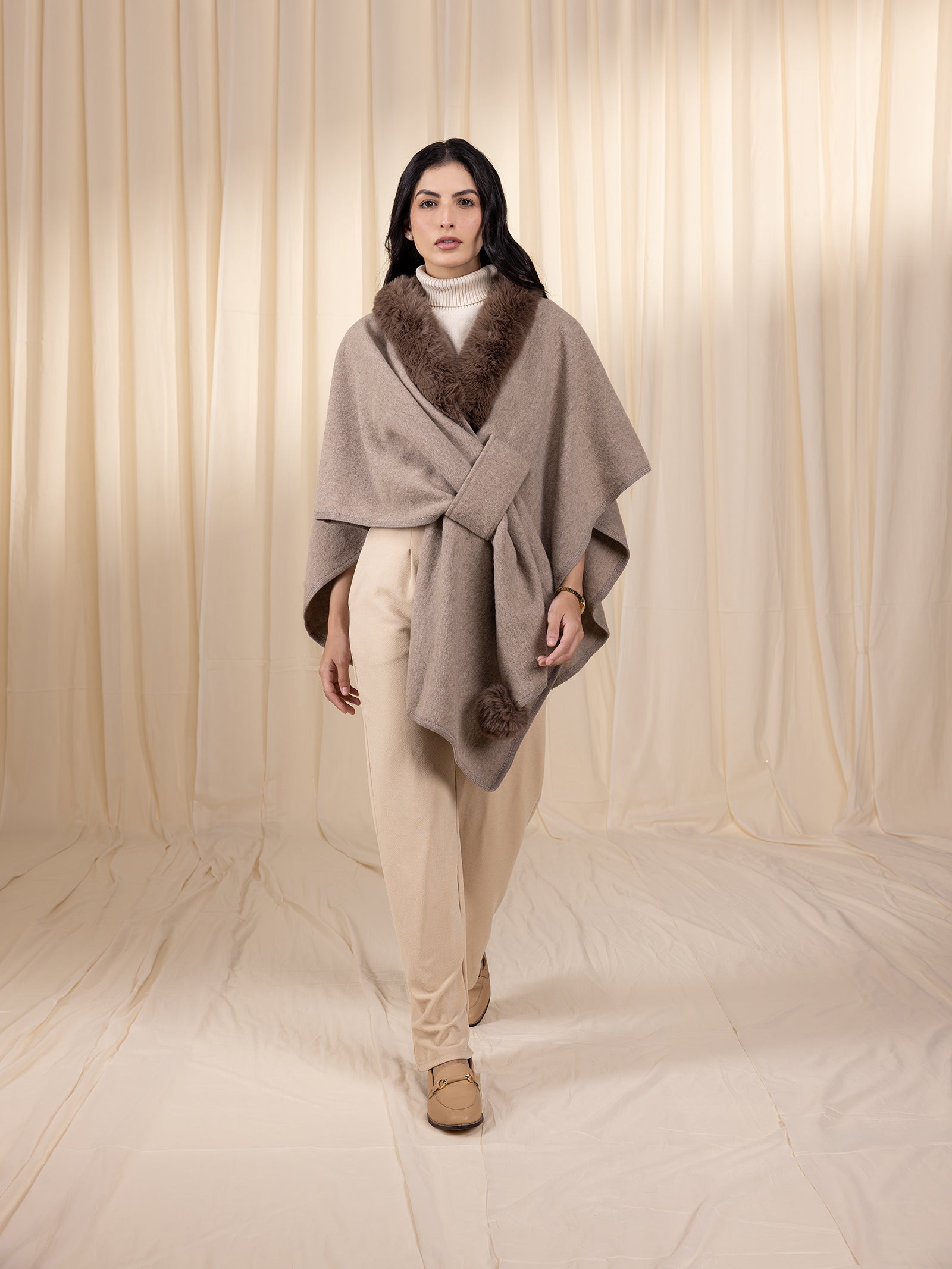 Woollen Veloura Brown Cape