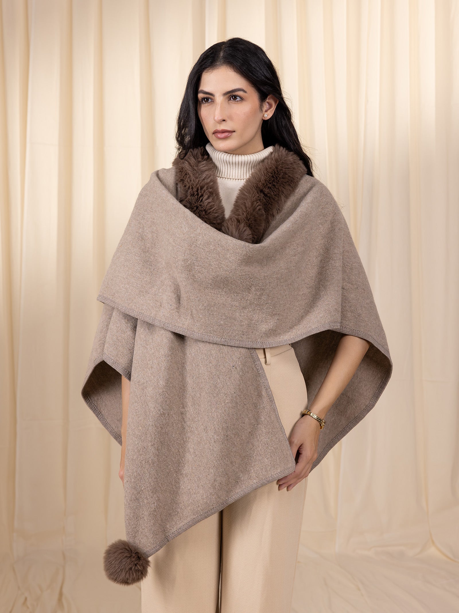 Woollen Veloura Brown Cape