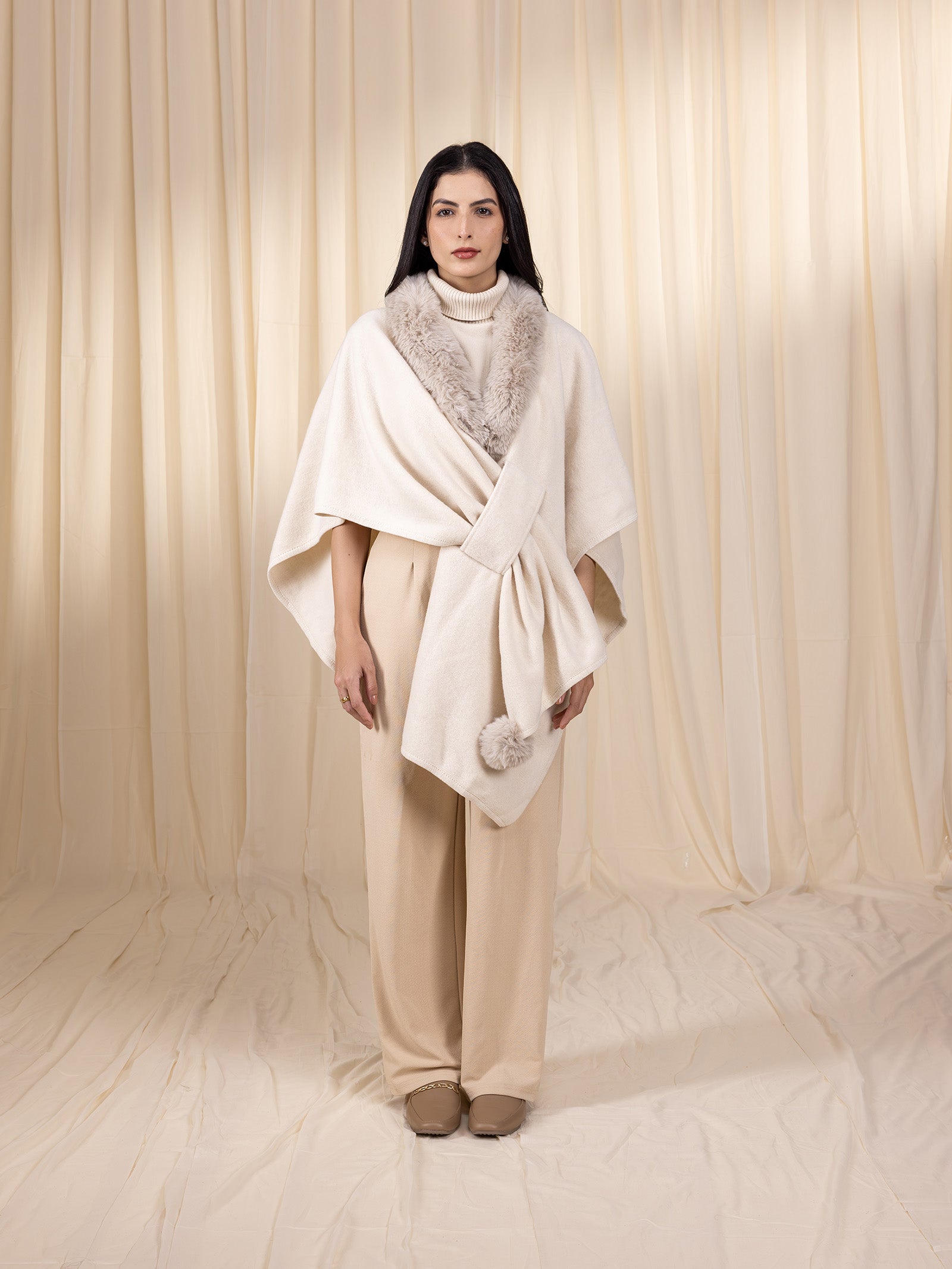Woollen Veloura Cream Cape