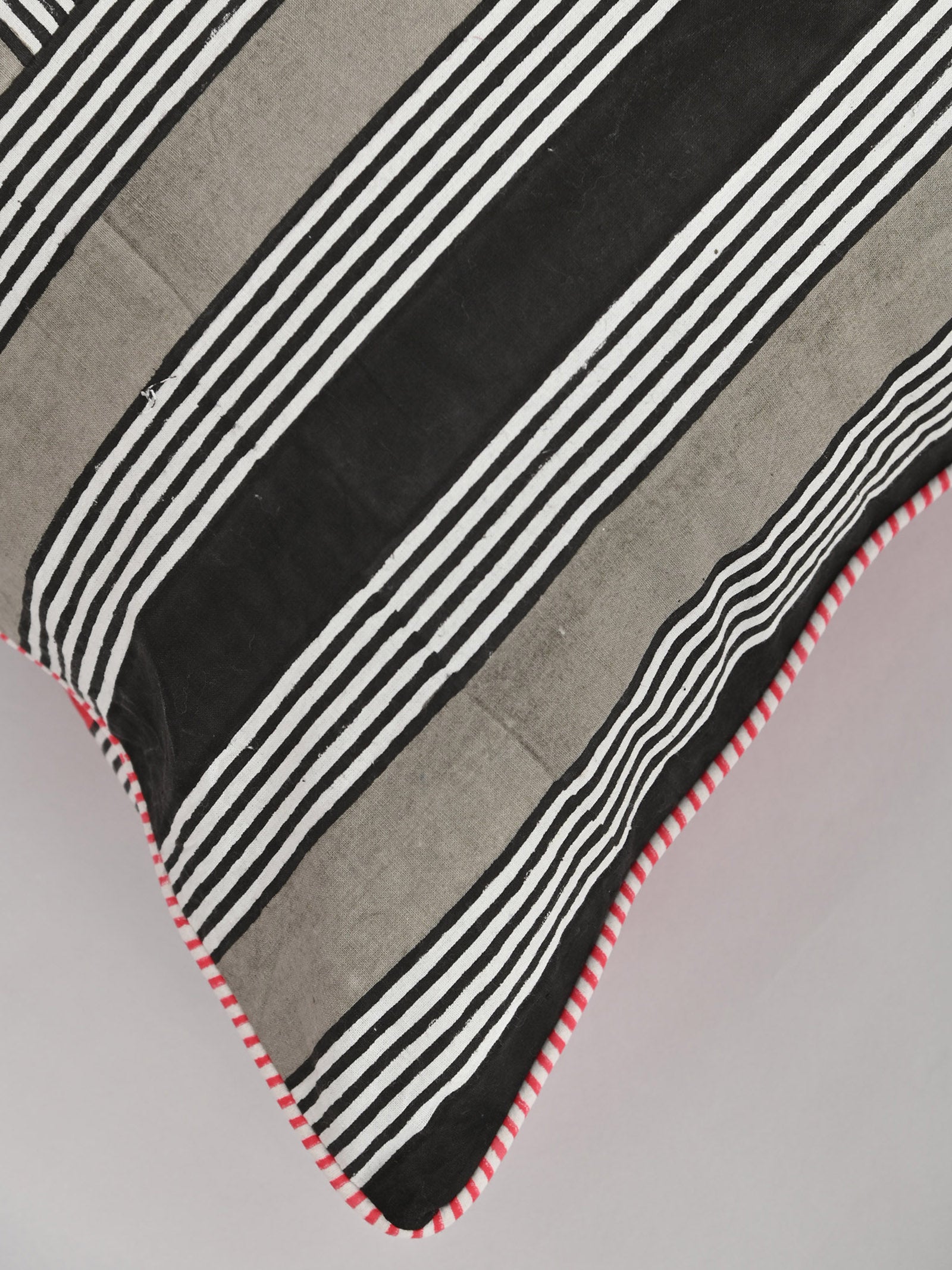 Monochrome 20" x 20" Cushion Cover